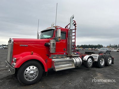 2009 Kenworth W900B 8x4 Tri/A Day Cab Truck Tractor