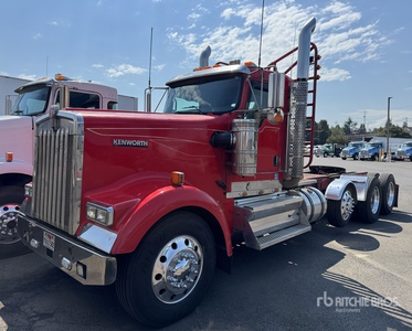 2009 Kenworth W900B 8x4 Tri/A Day Cab Truck Tractor