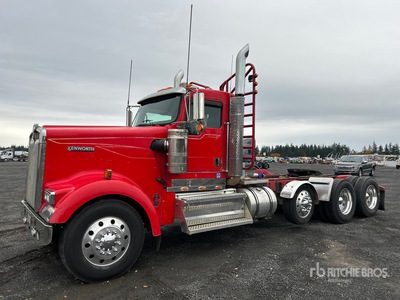 2009 Kenworth W900B 8x4 Ciągnik siodłowy z kabiną dzienną Tri/A