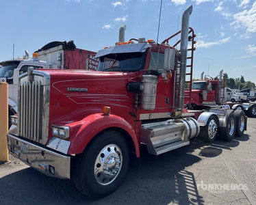 2009 Kenworth W900B 8x4 Tri/A Day Cab Truck Tractor