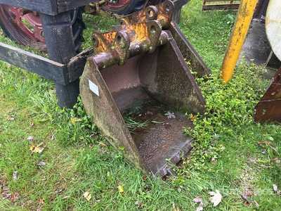 27.5 in Digging Excavator Bucket