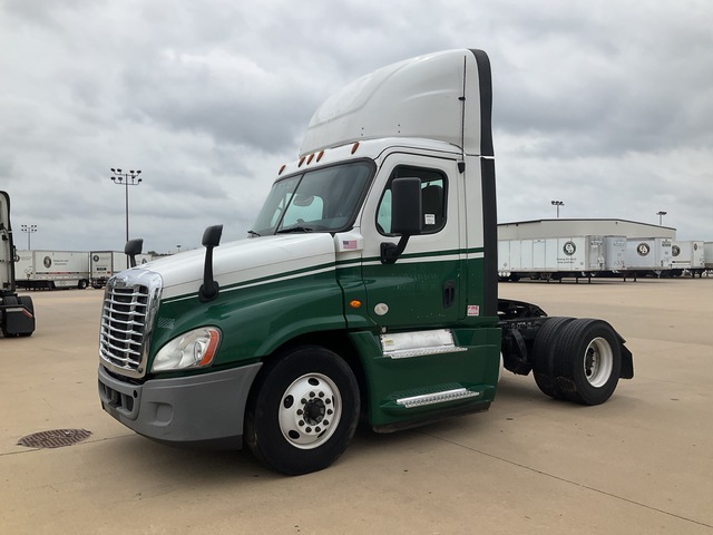 2018 Freightliner Cascadia 125 4x2 S/A Day Cab Truck Tractor