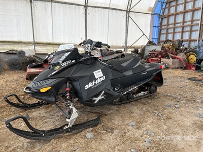2011 Ski-doo MXZ 800R E-Tec Snowmobile