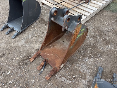 Volvo 16 in Digging Rear Backhoe Bucket