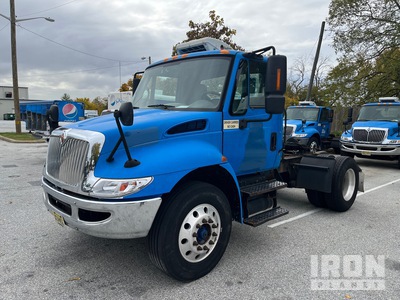 2004 International 4300 SBA 4x2 S/A Day Cab Truck Tractor
