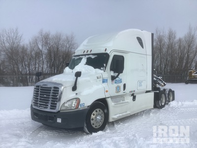 2016 Freightliner Cascadia 125 6x4 T/A Sleeper Truck Tractor