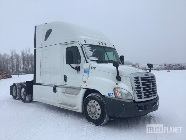 CAMIóN CAMAROTE 2016 FREIGHTLINER