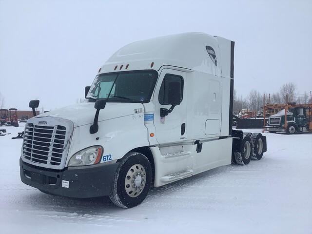 2016 Freightliner Cascadia 125 6x4 T/A Sleeper Truck Tractor