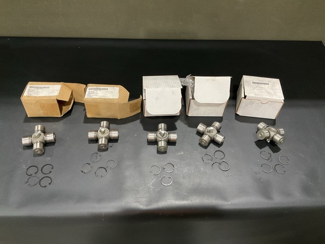 (24) BAE Systems 6173-2111-105 Vehicular Universal Joints