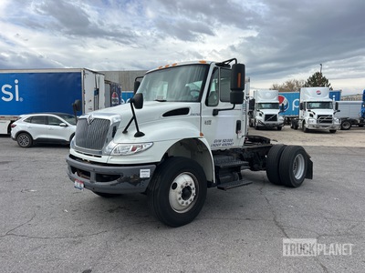 2007 International 4400 4x2 Cabeza Tractora Cabina Corta