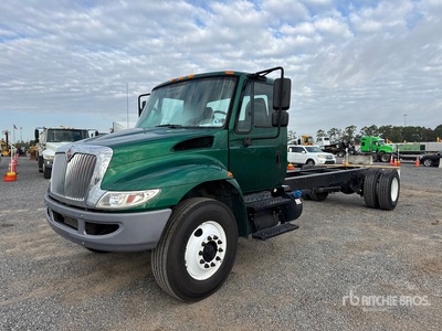 2018 International 4300 4x2 الكابينة والهيكل