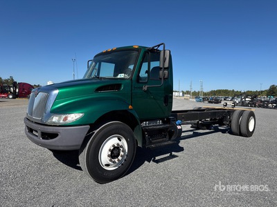 2018 International 4300 4x2 الكابينة والهيكل