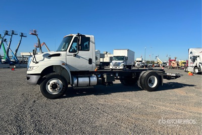 2018 International 4300 4x2 Kabina i podwozie