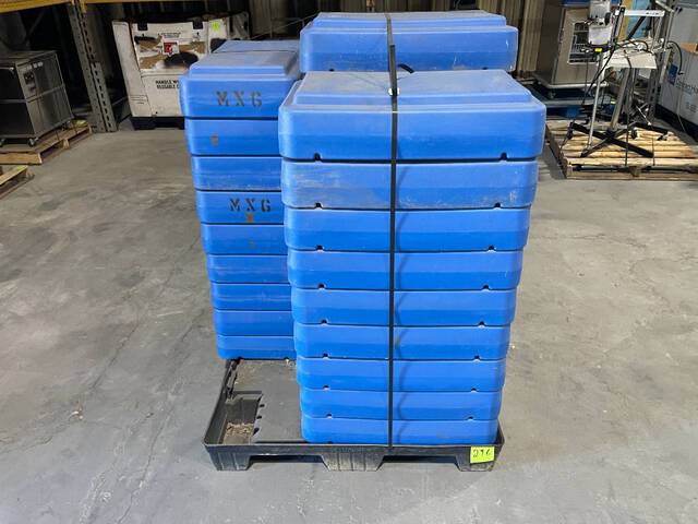 (37) MXG Stackable Fitness Risers