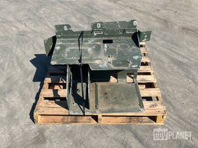 (2) Coms Vehicular Mounts Divers : Matériel de terrain