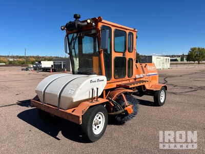 2009 Broce RCT350 Self-Propelled Brooms