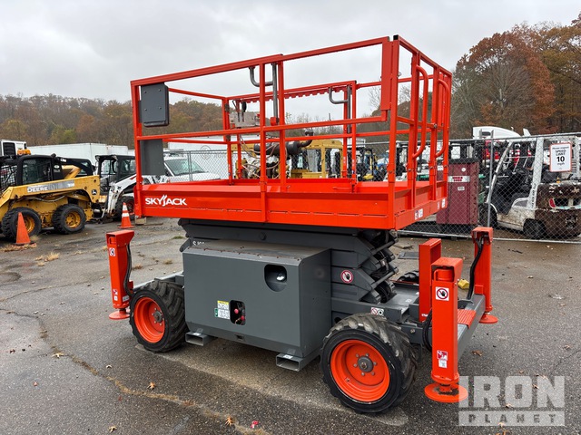 ELEVADOR TIJERA 2013 SKYJACK SJ6832RT