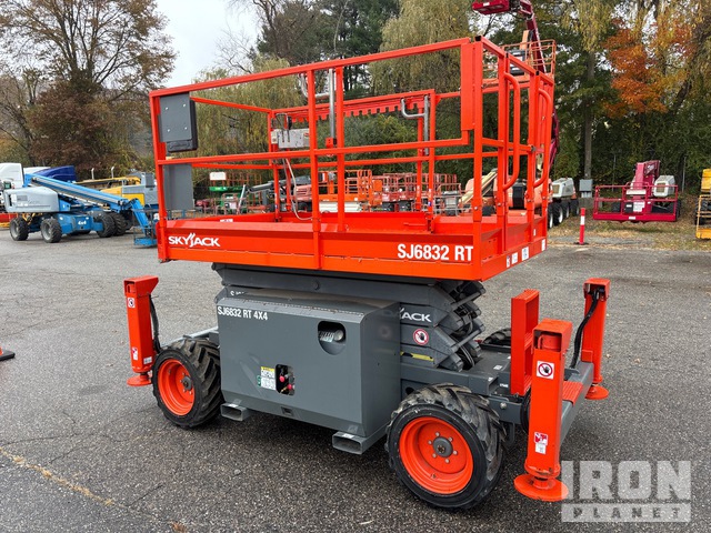 ELEVADOR TIJERA 2013 SKYJACK SJ6832RT