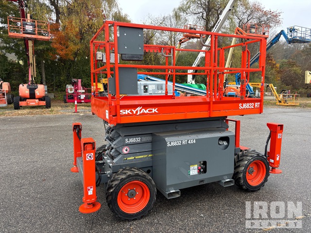 ELEVADOR TIJERA 2013 SKYJACK SJ6832RT