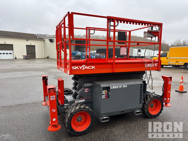 ELEVADOR TIJERA 2013 SKYJACK SJ6832RT