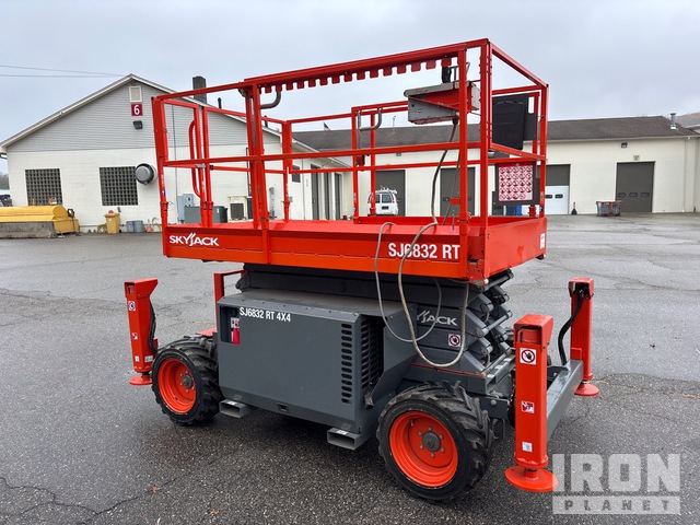 ELEVADOR TIJERA 2013 SKYJACK SJ6832RT