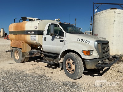 2008 Ford F-750 XLT 4x2 Water Truck
