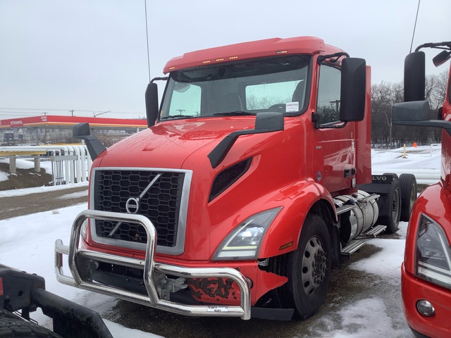 2020 Volvo VNR 6x2 T/A Day Cab Truck Tractor
