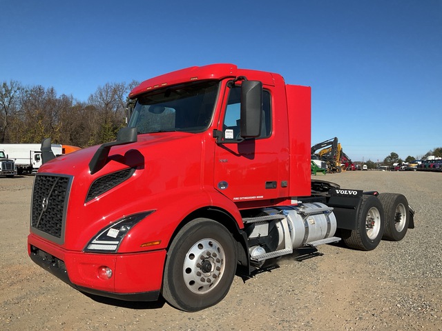 2021 Volvo VNR 6x2 T/A Day Cab Truck Tractor