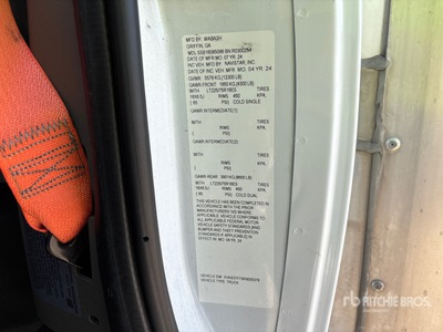 2024 GMC G3500 4x2 Refrigerated Truck