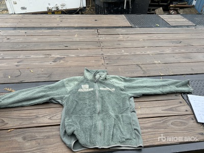 Quantity of (23) Military- Medium-Regular Cold weather fleece Indumentaria