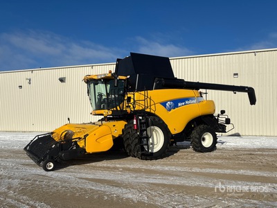 2011 New Holland CR9090 Combine Harvester