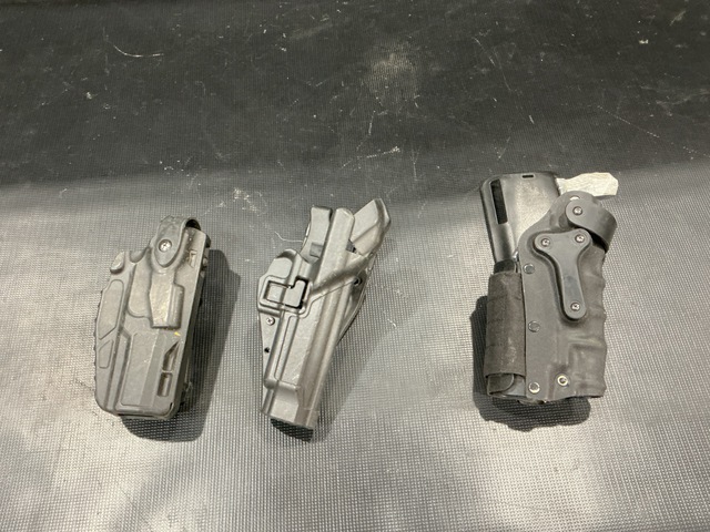 (185) Individual Holsters (185) Individual Holsters