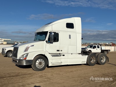 2013 Volvo VNL 6x4 Cabina con cuccetta per trattore stradale