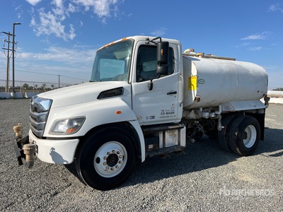 2021 Hino 338 4x2 Water Truck