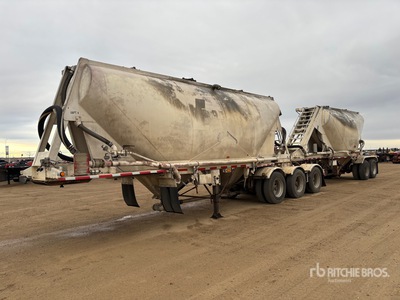 1992 Beall 1200 cft Super B-Train Lead Pneumatic Bulk Trailer
