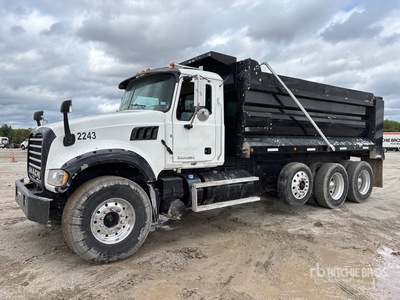 2012 Mack GU713 8x4 Tri/A-kiepwagen