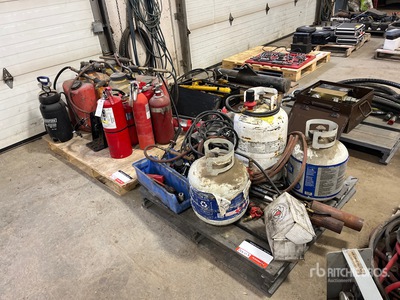 Quantity of (2) Pallets of Tools ورش و مخازن متنوعة