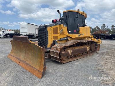 2017 John Deere 850K جرافة مجنزرة