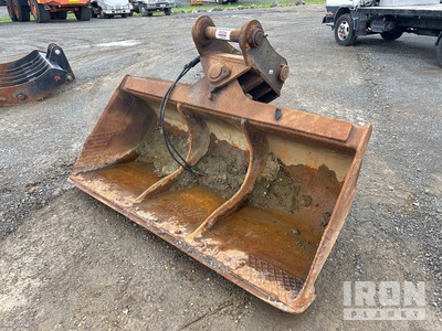 NSP 2100 mm Q/C Hydraulic Tilting Baggerlöffel - Fits Hyundai Robex 210