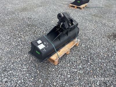 2025 Haener HHG2120M-B-1 1200 mm Q/C Hydraulic Tilting Excavator Bucket (Unused)