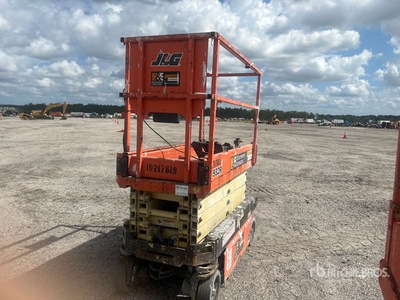2017 JLG 1932R منصة رفع متحركة