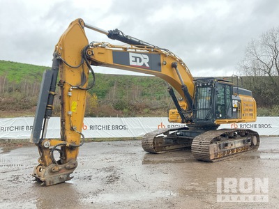 2019 Cat 352F حفارة بجنزير