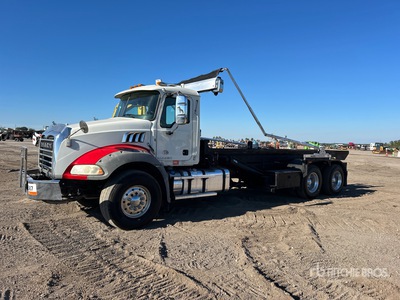 2018 Mack GU813 6x4 Autocarro scarrabile