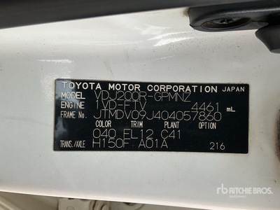 2011 Toyota Land Cruiser 200R 4x4 Véhicule utilitaire sport