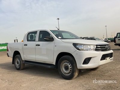 2016 Toyota Hilux Crew Cab Pickup