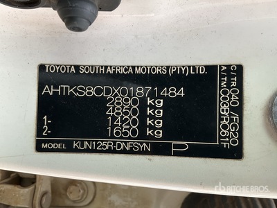 2017 Toyota Hilux Crew Cab Pickup