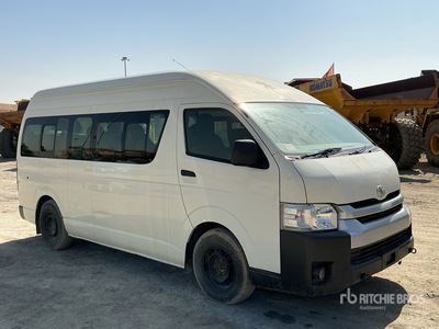 2018 Toyota Hiace 4x2 11-Seat Mini Bus