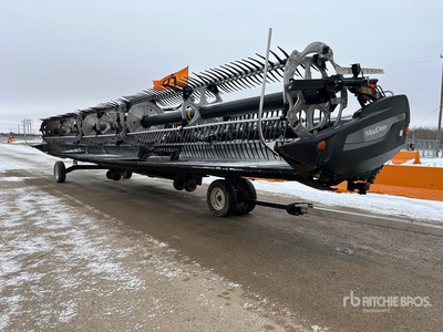 2023 MacDon FD240 40 ft Draper Combine Header