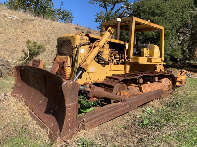1960 Cat D8H Crawler Dozer (Inoperable)
