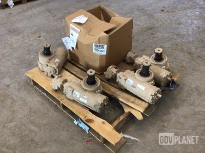 (5) Navistar 3874760C91 Steering Gear Arms